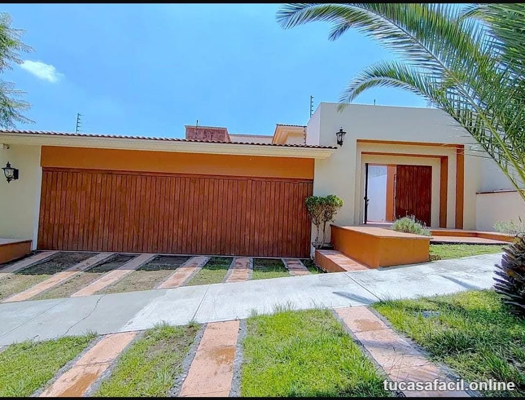 Casa en venta en Ciudad Bugambilias 2ad Sec, Zapopan, foto 1